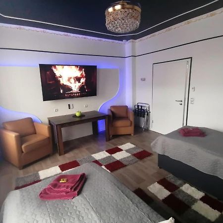Best-Preis -Gold Suite- Mit Netflix, Self-Check-In, Ebike Ladestation, Fahrradraum, Wlan, Netflix Und Massagesessel - Direkt Am Elberadweg Im Herzen Von Wittenberge Zewnętrze zdjęcie